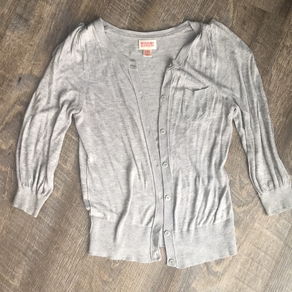 Gray three quarter sleeve sweater